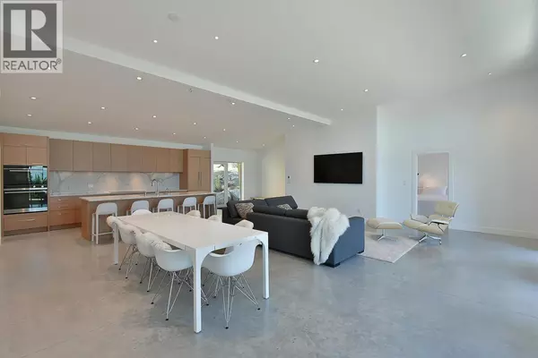 Halfmoon Bay, BC V7Z1B8,10632 WOOD BAY RIDGE ROAD