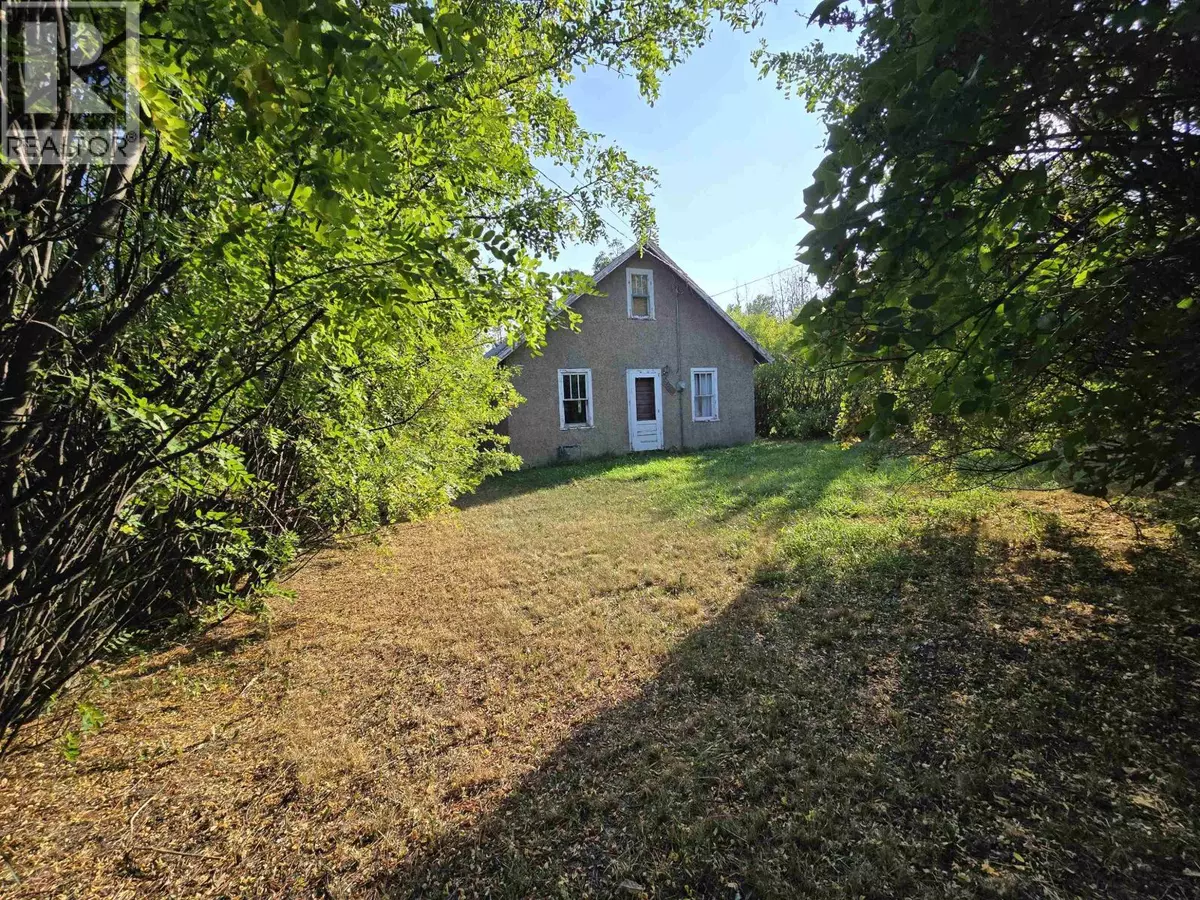 Taylor, BC V0C2K0,9823 E BIRCH AVENUE