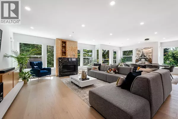 2425 EDGEMONT BLVD #11, North Vancouver, BC V7P2L2