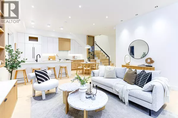 Vancouver, BC V5T2L6,944 East 13 AVE #1