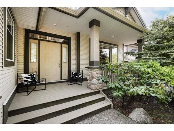 Surrey, BC V3S0M3,18270 CLAYTONWOOD CRESCENT