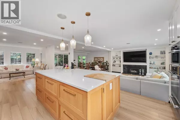 West Vancouver, BC V7T2E7,1390 LAWSON AVENUE