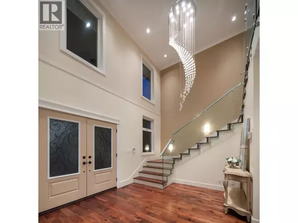 North Vancouver, BC V7P2B5,839 W 20TH STREET