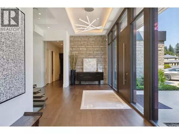 North Vancouver, BC V7R1X6,983 TUDOR AVENUE