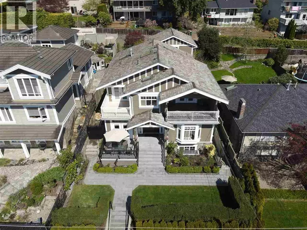 West Vancouver, BC V7T2E6,1361 LAWSON AVENUE