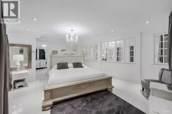 North Vancouver, BC V7R4K2,4511 CAPILANO ROAD