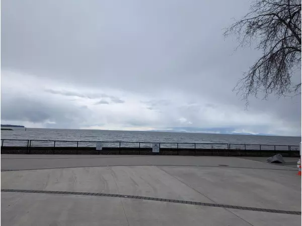 White Rock, BC V4B1T8,15482 SEMIAHMOO AVENUE