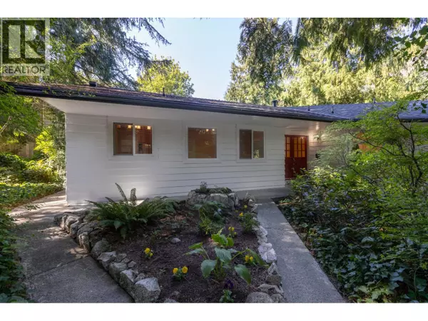 West Vancouver, BC V7W1T2,5733 BLUEBELL DRIVE