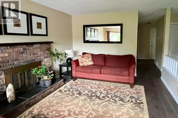 Coquitlam, BC V3E1E9,3202 SALT SPRING AVENUE