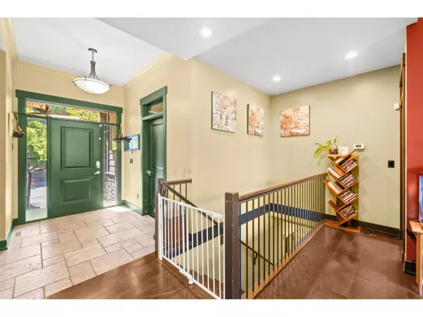 Abbotsford, BC V3G2L5,2518 WHATCOM ROAD