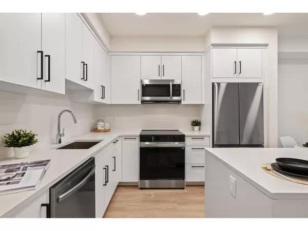 Abbotsford, BC V2S2C5,33816 SOUTH FRASER #205