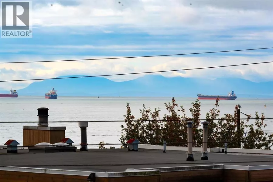 2364-2366 MARINE DRIVE, West Vancouver, BC V7V1K8