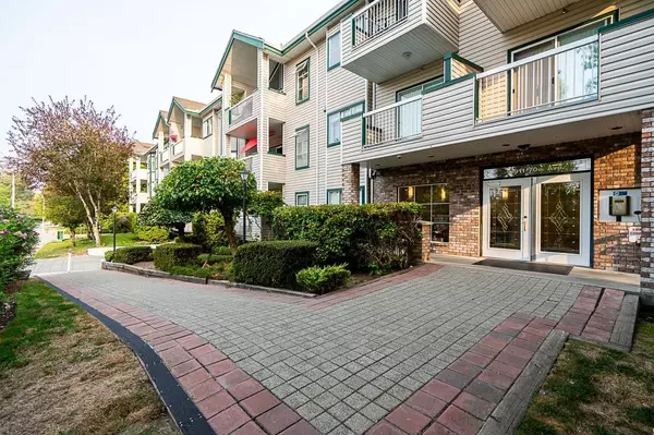 13911 70 #105, Surrey, BC V3W6B4