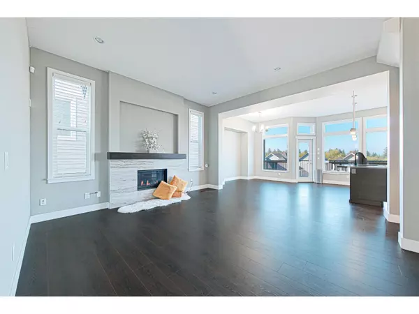 Surrey, BC V3Z0N4,15855 29A AVENUE