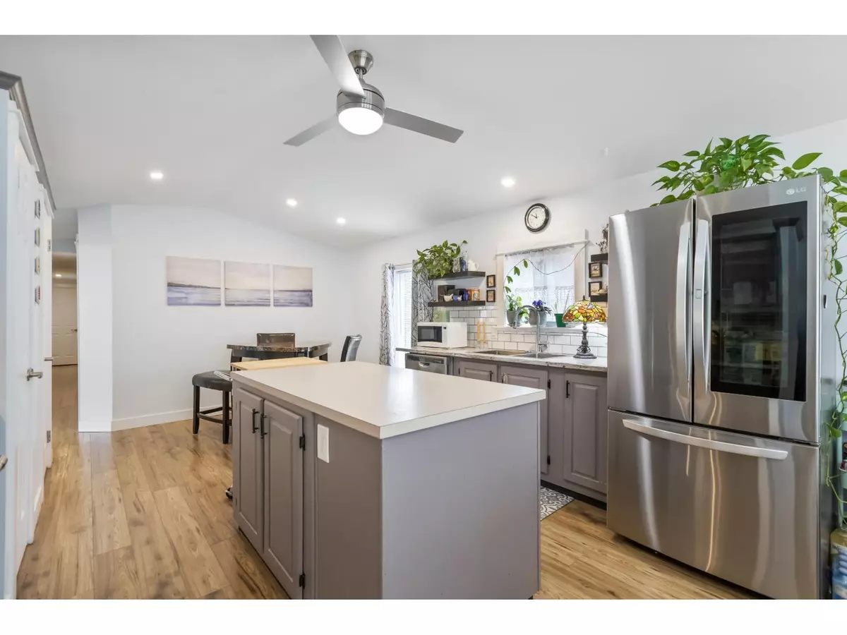 Mission, BC V0M1G0,43201 LOUGHEED #111