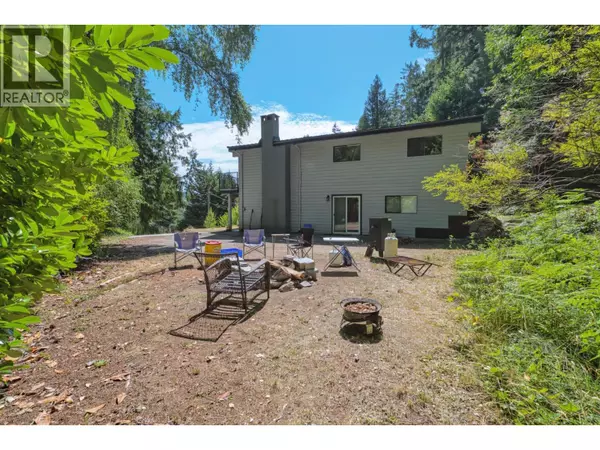 Sechelt, BC V0N3A0,5713 SALMON DRIVE