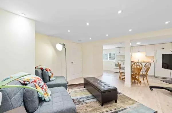 White Rock, BC V4A1P3,Basement-13220 16 AVENUE