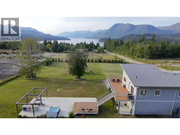 6315 RIMROCK ROAD, Sechelt, BC V7Z0L1