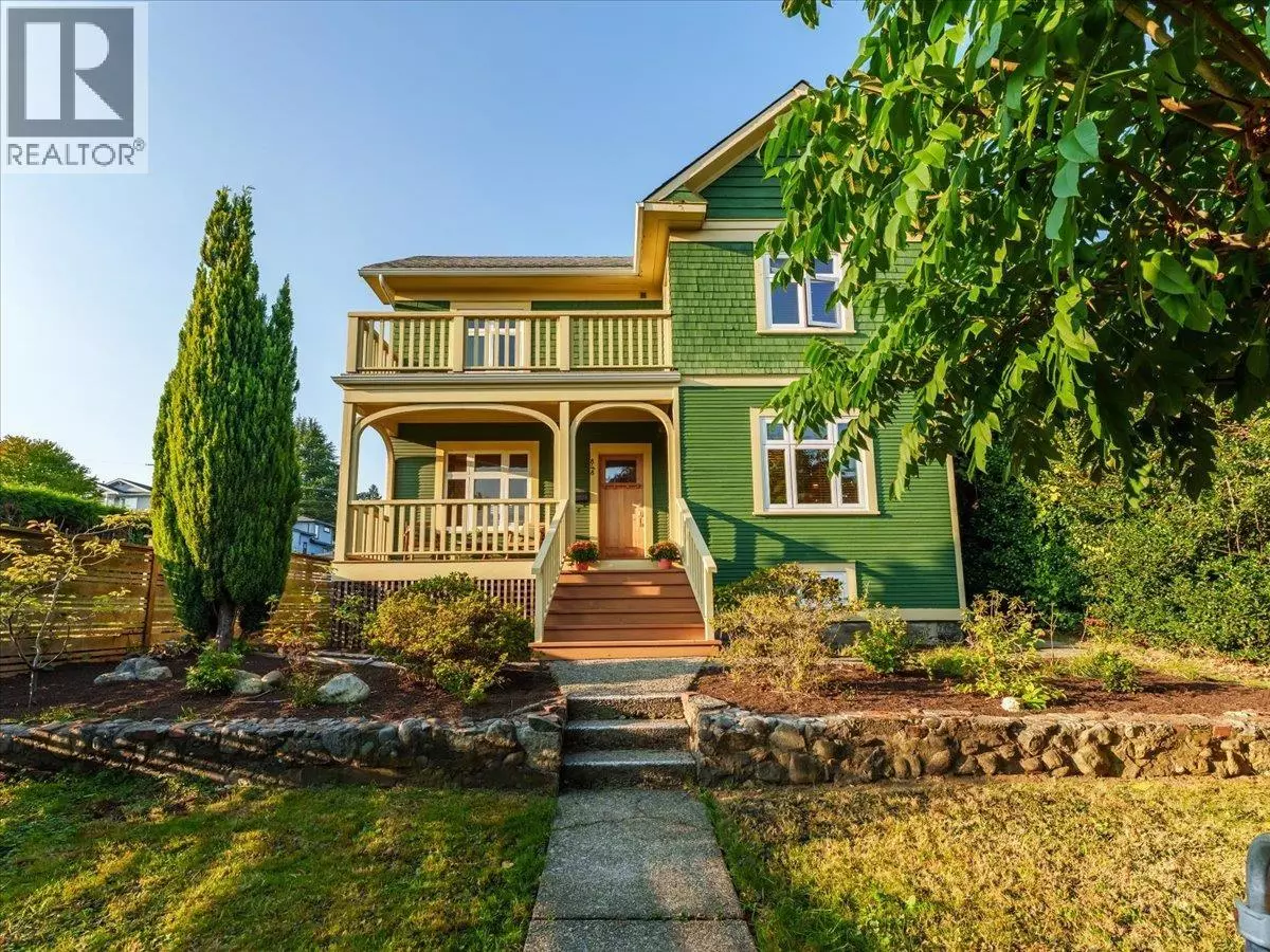 North Vancouver, BC V7L1R7,848 E 6TH STREET