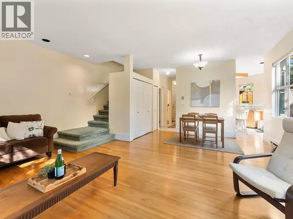 Burnaby, BC V5H2M5,5400 PATTERSON AVE #11