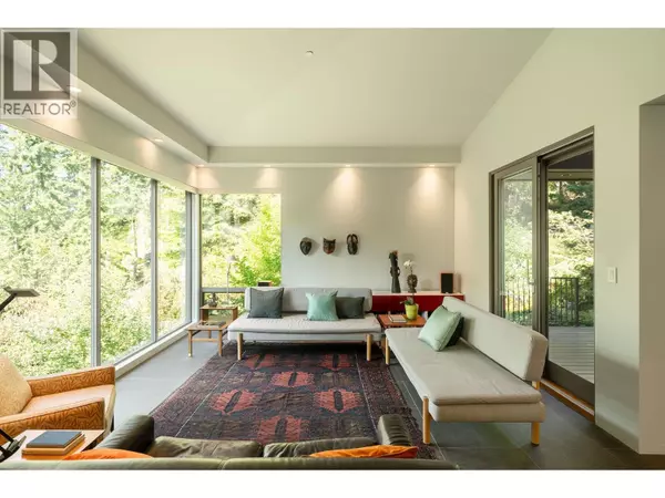 Bowen Island, BC V0N1G2,1754 FRANCES WALK