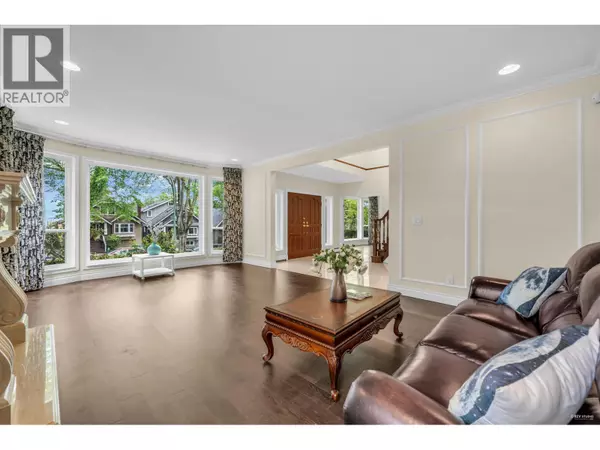 Vancouver, BC V6R2T6,4118 W 13TH AVENUE