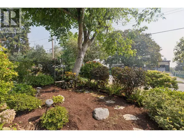 New Westminster, BC V3M2M8,1025 HAMILTON STREET