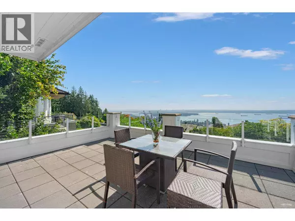 West Vancouver, BC V7S3H8,2263 LYTHE COURT