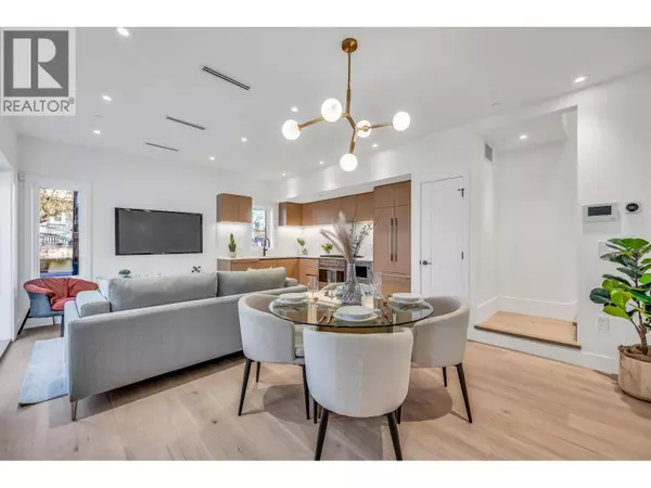 Vancouver, BC V6P1H5,6815 OAK STREET