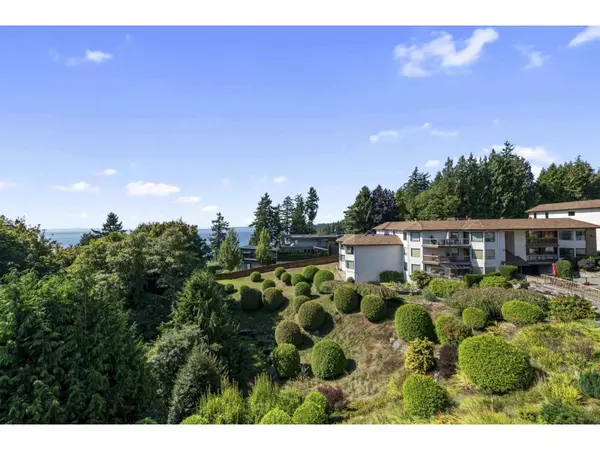 1350 VIDAL ST #406, White Rock, BC V4B5G6