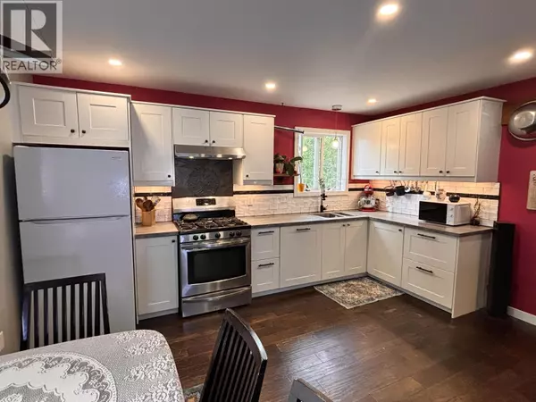 100 Mile House, BC V0K2E3,6201 FINN ROAD