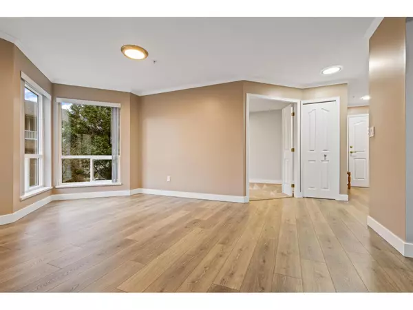 Abbotsford, BC V2T2E8,32120 MT WADDINGTON AVE #206