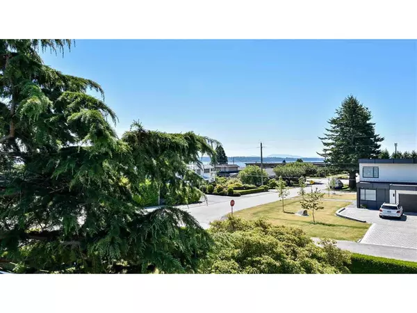 White Rock, BC V4B4H5,1121 CYPRESS STREET