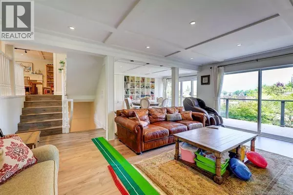 Vancouver, BC V6R1G2,4333 LOCARNO CRESCENT