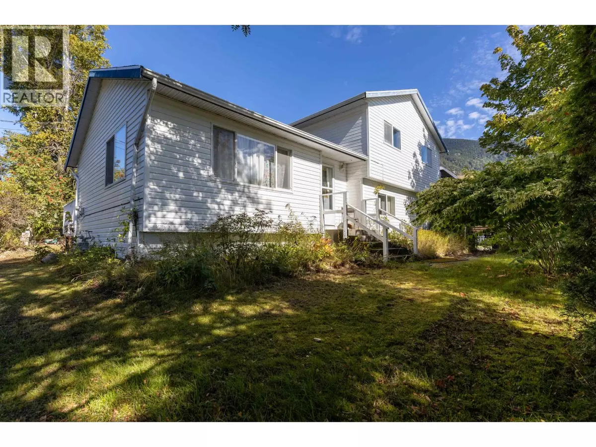 Terrace, BC V8G5A6,3566 NEWELL AVENUE
