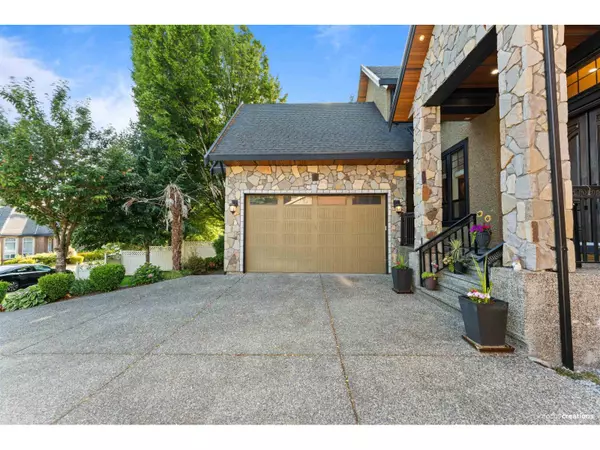 Surrey, BC V3W2H8,14257 69 AVENUE