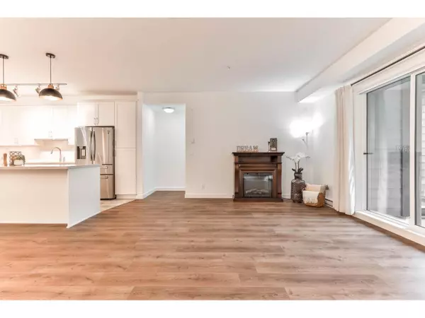 Langley, BC V2Y3L3,8526 202B ST #206