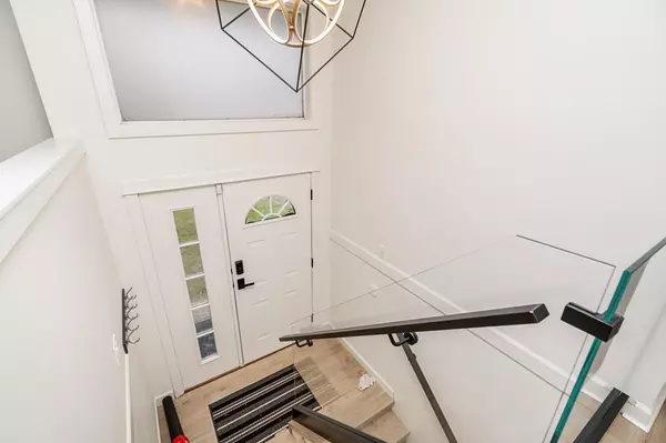Langley, BC V3A4W1,4437 196A STREET
