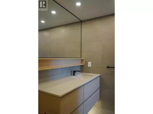 New Westminster, BC V3M0N7,310 SALTER ST #403