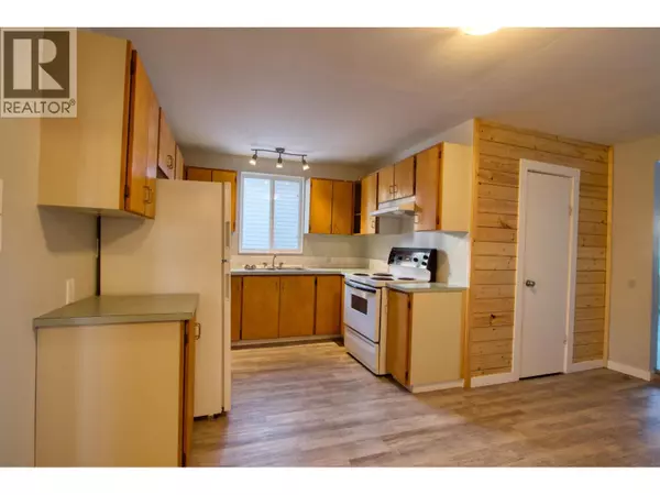 100 Mile House, BC V0K2E0,933 SCOTT ROAD