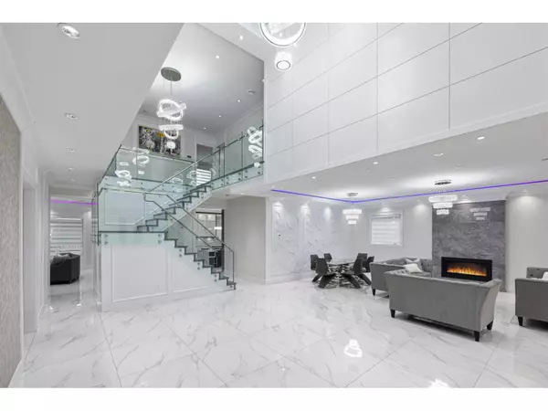 Surrey, BC V3W6H6,6899 CLEVEDON DRIVE