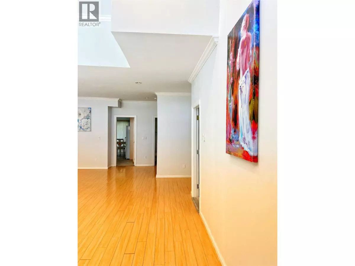 Burnaby, BC V5J2C6,5989 RUMBLE STREET