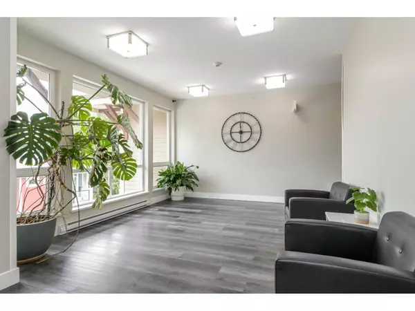 Abbotsford, BC V3G0G3,2242 WHATCOM RD #410