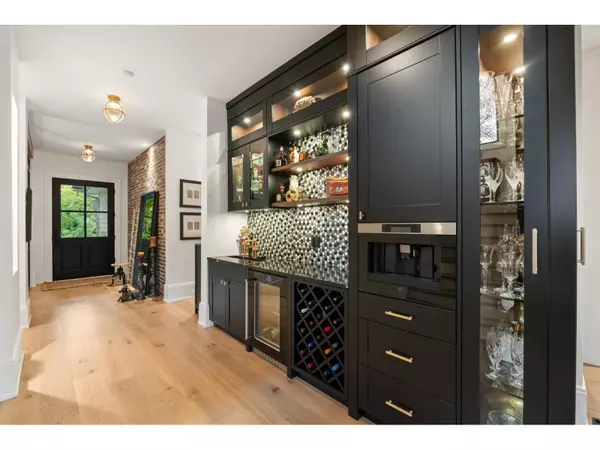 Surrey, BC V4A5W2,2408 CHRISTOPHERSON ROAD