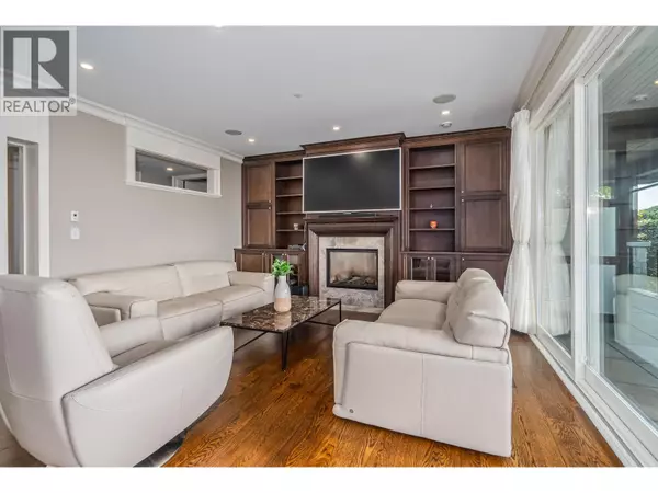 West Vancouver, BC V7V2Z1,2638 QUEENS AVENUE