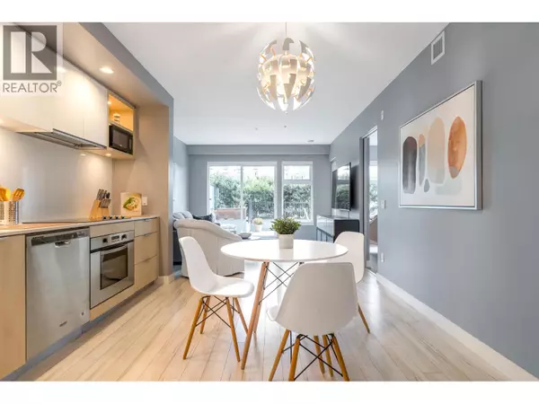 North Vancouver, BC V7L0C6,111 East 3RD ST #212