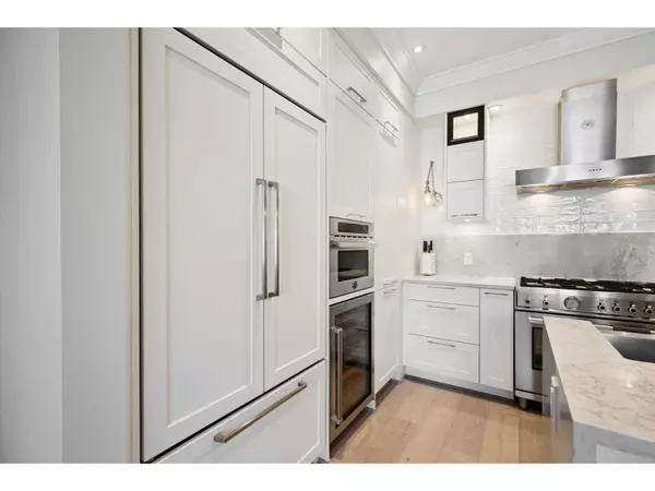 Langley, BC V1M0G4,23189 FRANCIS #206