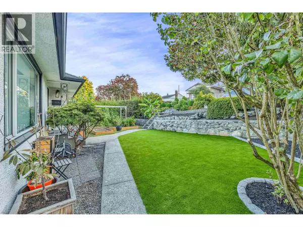New Westminster, BC V3L4W3,831 SURREY STREET