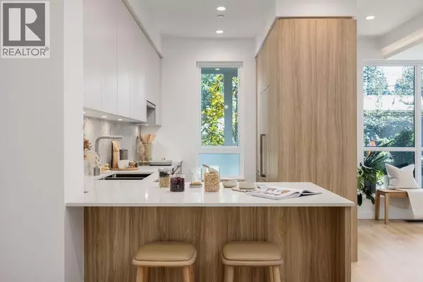 North Vancouver, BC V0V0V0,2320 EMERY CT #106