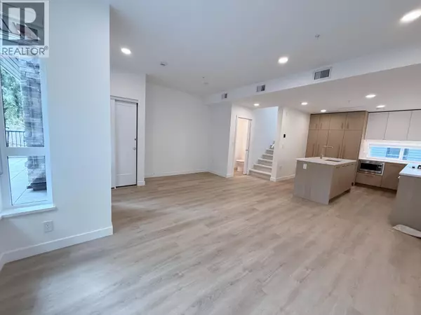 Coquitlam, BC V3K0J8,381 CLAYTON ST #202